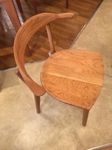 ブラックチェリー　富山家具　チェア